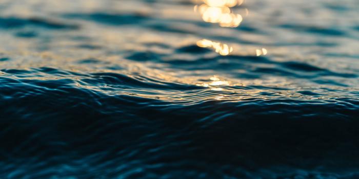 3840x2160 Dark Blue Water Chromebook Wallpaper