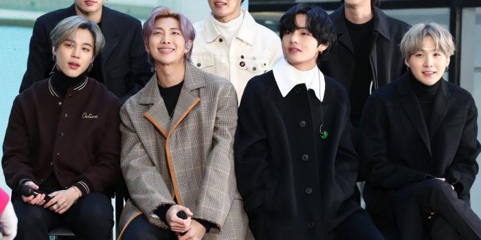 1600x1200 BTS Song 'Dynamite' Watched Over 25 Million Times on YouTube in