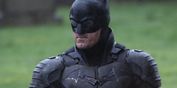 2321x1753 The Batman shows off Batsuit, motorcycle in cemetery production pics