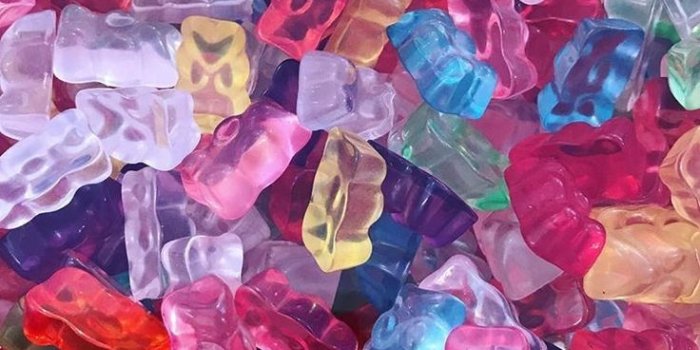 736x1126 yummy wallpaper Pinterest // carriefiter // 90s fashion street wear street  style photography styl… | Aesthetic iphone wallpaper, Phone wallpaper,  Iphone wallpaper