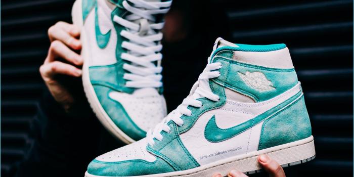 2560x2560 Jordan 12 Turbo Green Wallpapers - green jordan 1 wallpaper  | Neat