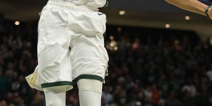 1080x1920 Giannis Antetokounmpo iPhone 8 Wallpapers