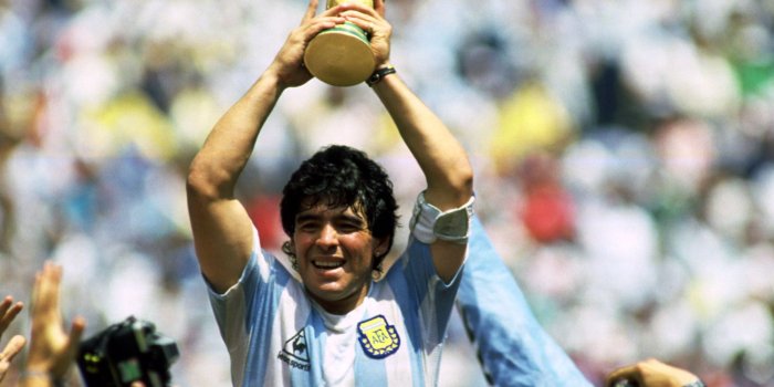 2000x1500 24+] Diego Maradona Wallpapers on WallpaperSafari
