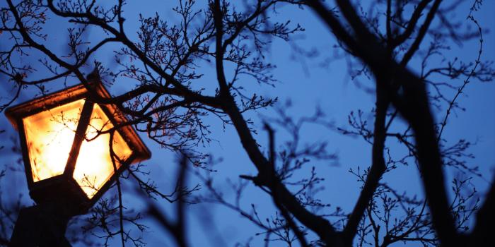 2550x1600 Blue Night Light Bulb Wallpapers - 2550x1600 - 2883993