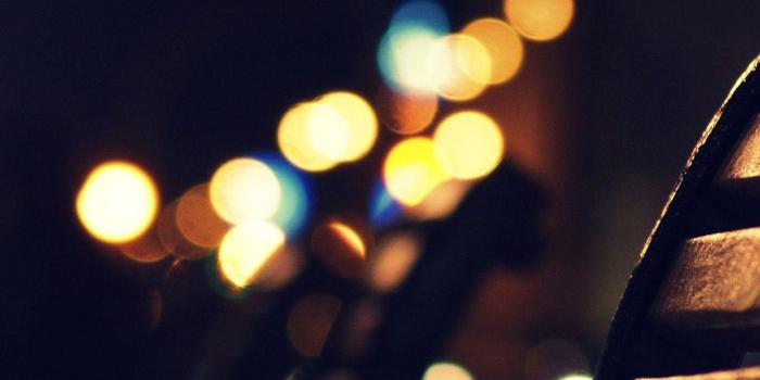 1242x2208 mi30-beach-street-night-lights-bokeh-nature-city