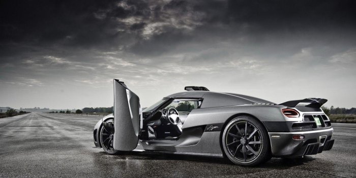 1600x1000 Hd Wallpaper Of Supercars