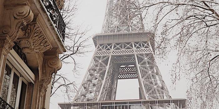 750x1334 Wallpapers - It's Snowing in Paris Rue d'Universite iPhone 6 7 8 - Paris  with me