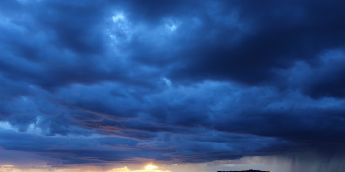 1600x1000 4K Blue Sky Wallpapers HD For Desktopwe7.com