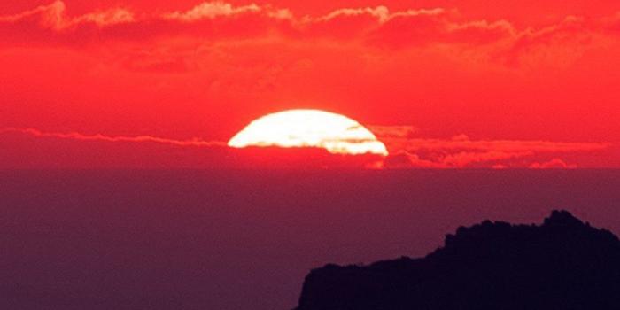 1125x2436 Red iPhone 11 Wallpapers