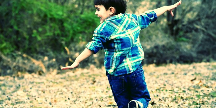 2560x1600 Stylish Baby Boy Wallpapers - Alone Cute Boy Hd - 2560x1600 Wallpaper -  teahub.io
