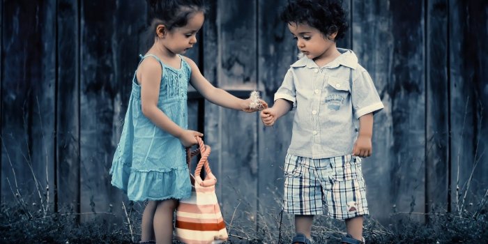 1600x1116 Cute Boy And Girl Wallpapers