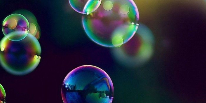 1000x1600 Colorful Iridescent Bubbles Wallpapers
