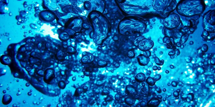 2048x2048 Water Bubble Wallpapers posted by Ryan Tremblay