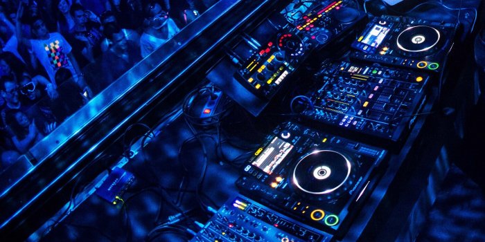2048x1152 2048x1152, Pioneer Dj Wallpaper Wallpapers Browse - Dj Wallpaper 4k -  2048x1152 Wallpaper - teahub.io
