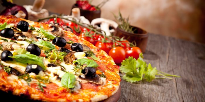 1920x1200 Delicious Pizza Hd Desktop Wallpaper - High Resolution Pizza Background -  1600x1000 - Download HD Wallpaper - WallpaperTip