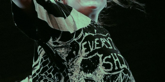 720x1280 ☁️ Follow my folder of Billie Eilish wallpapers: @brbaraneres