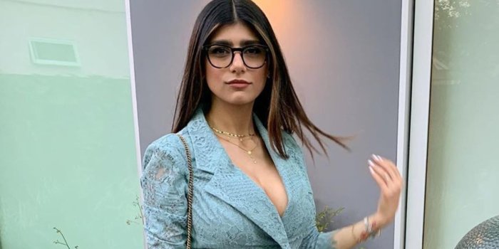 1600x900 Mia Khalifa Hot Glasses HD Wallpaper 62087 1600x900px