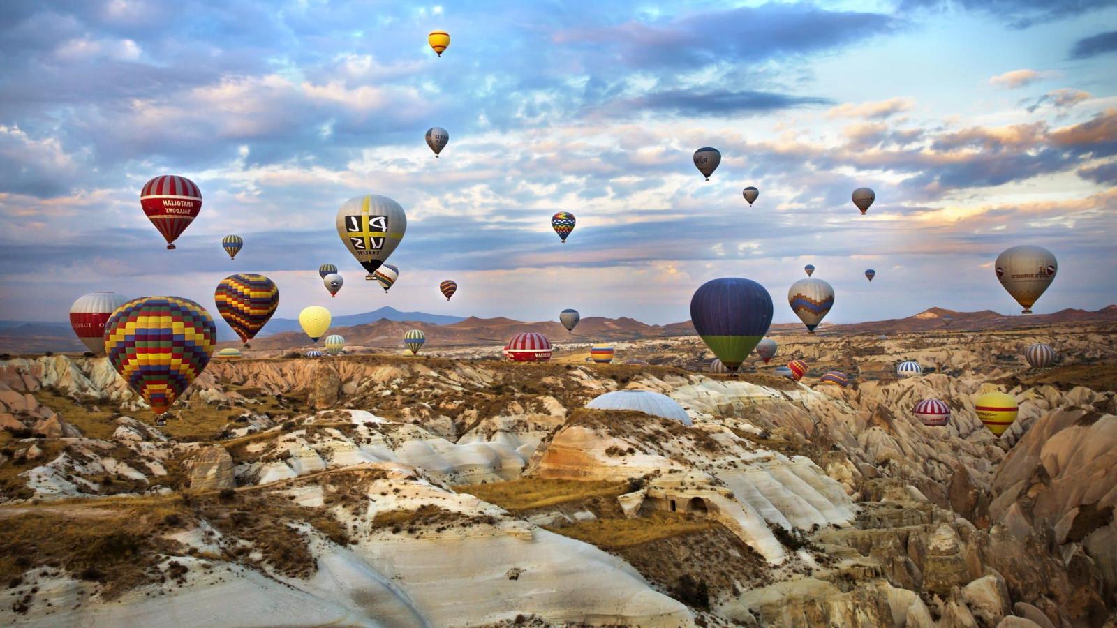 2048x1152 Cappadocia Wallpapers 2020 - Broken Panda