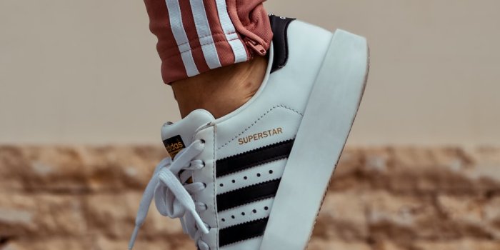 1000x1500 Aesthetic Adidas Shoes Wallpaper