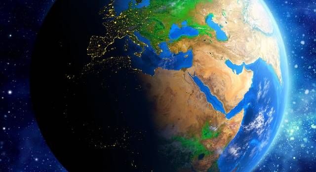 640x1280 Download Earth Wallpaper by Sixty_Days - 31 - Free on ZEDGE™ now. Browse  millions of popular blu… | Papel de parede terra, Pintura do espaço, Papel  de parede espaço