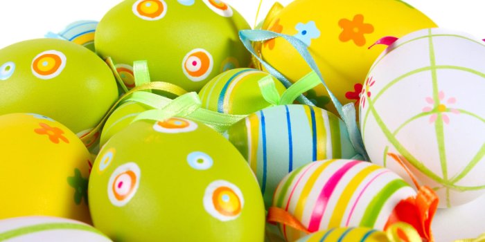 2560x1600 Green and yellow Easter eggs wallpapers | Green and yellow Easter eggs  stock photos