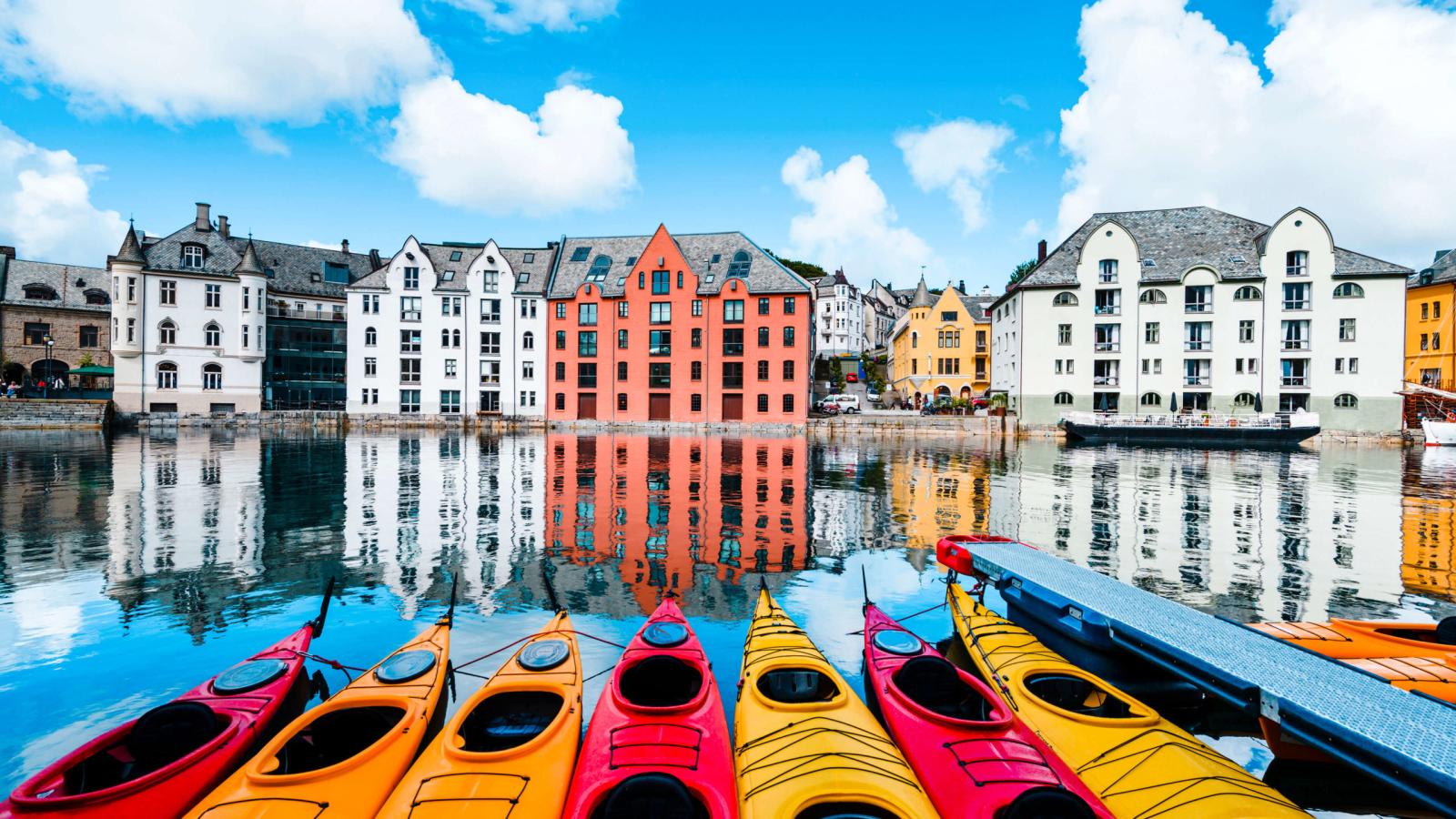 2560x1440 Download Windows 10 Wallpapers (4K) Just Released by Microsoft