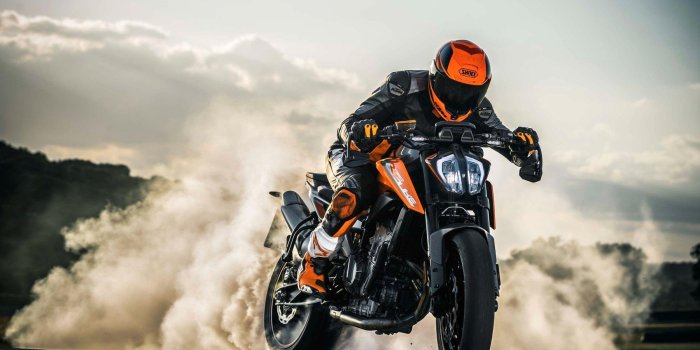 1800x1200 Bike 4k Wallpapers