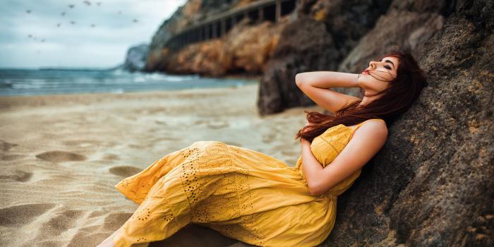 2560x1440 Relaxing Woman Wallpapers - Top Free Relaxing Woman Backgrounds -  WallpaperAccess