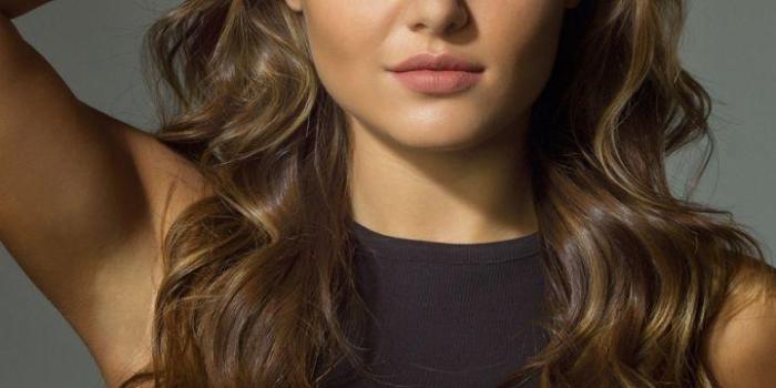 720x1280 Famous Beautiful Women Wallpapers