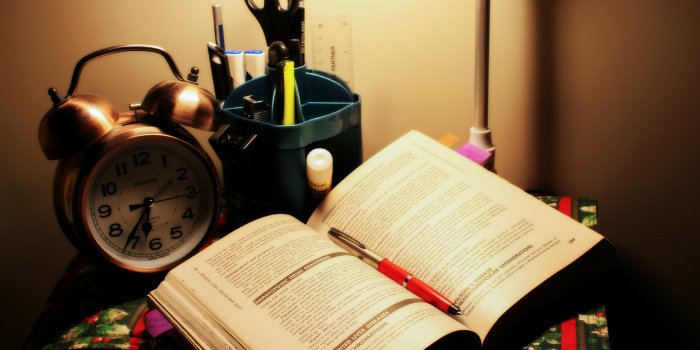 3840x2400 Studying Wallpapers