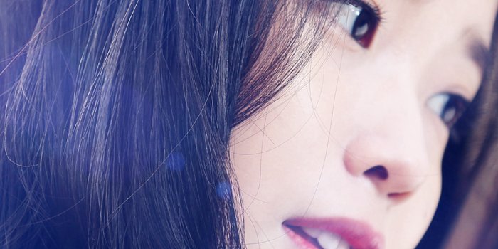 1125x2436 IU Kpop Beauty Girl Singer Blue Flare iPhone X Wallpapers Free Download