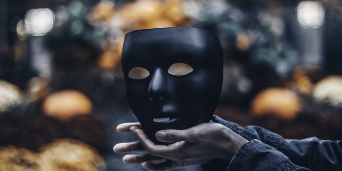 1000x1250 500+ Halloween Mask Pictures [HD] | Download Free Images on Unsplash