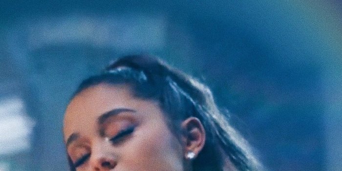 1152x2048 Ariana Grande Wallpaper - EnJpg