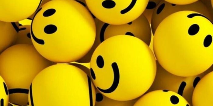 720x1280 Pin on emoji wallpaper | Mobile wallpaper android, Glitter phone wallpaper,  Bubbles wallpaper