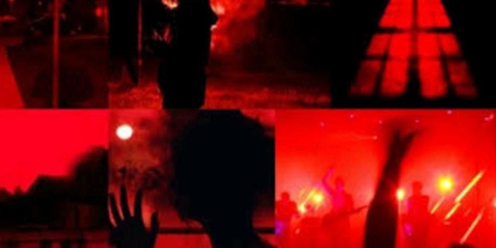 918x1632 Dark Red•