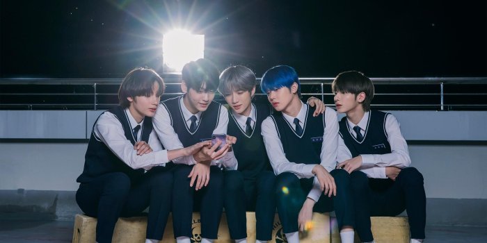 2000x1333 Txt Run Away Wallpapers posted by John Simpson