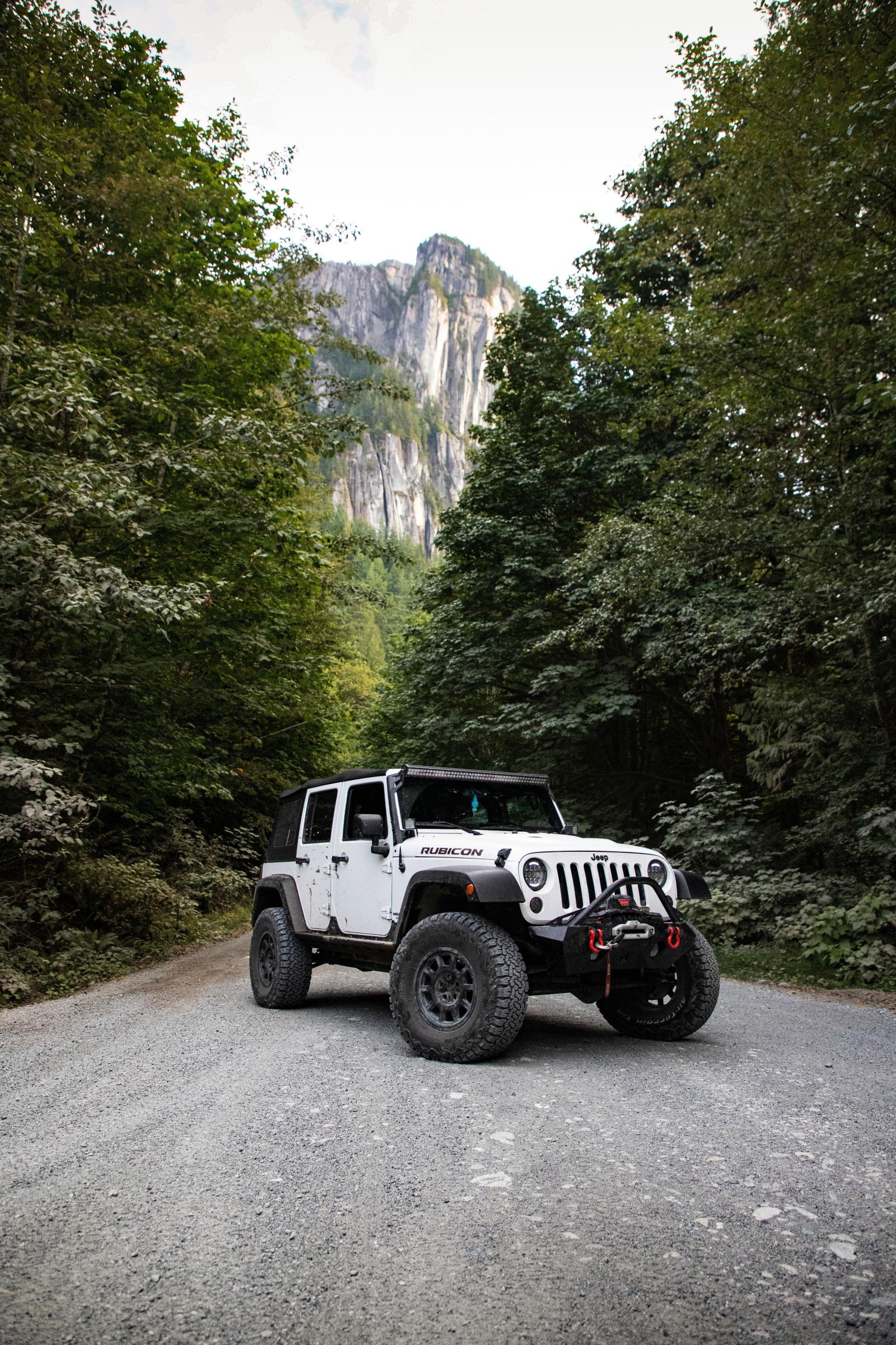 4101x6152 White Jeep Wallpapers
