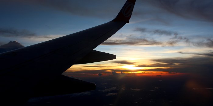 4096x2731 Airplane Window 4K wallpaper
