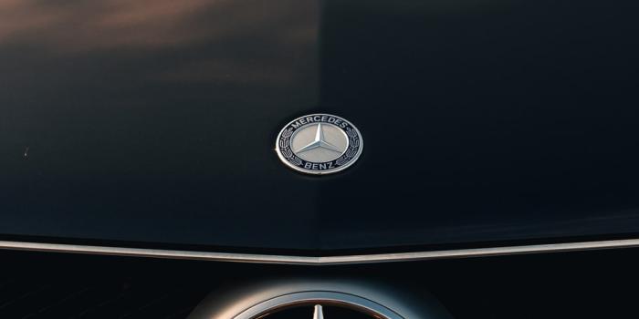 1000x1498 1000+ Mercedes Benz Logo Pictures | Download Free Images on Unsplash