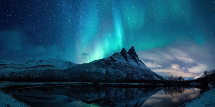 3840x2160 Aurora Borealis in the mountains Wallpaper 4k Ultra HD ID:8458