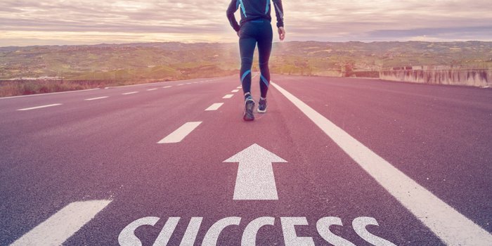 1024x768 Motivational Wallpaper on the road to Success
