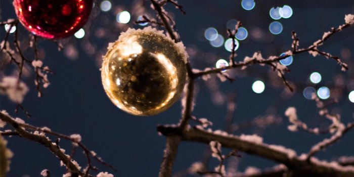 1183x2560 30+ Beautiful iPhone 13 Pro Max Christmas Wallpapers & Backgrounds 2021 -  Designbolts