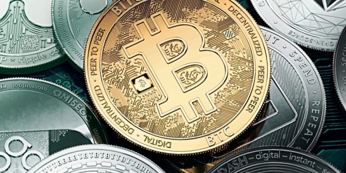 950x1689 Bitcoin Digital Currencies Technology 4K Ultra HD Mobile Wallpaper