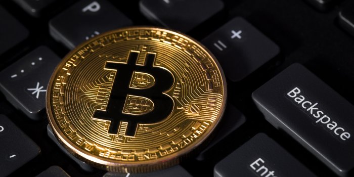 3840x2400 Free download download Bitcoin Wallpapers and Photos 4K Full HD Everest  [3840x2400] for your Desktop, Mobile & Tablet | Explore 31+ Bitcoin Desktop  Wallpapers | Bitcoin Wallpapers,