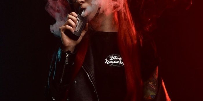 1030x1543 HD Vaping Girl Wallpapers