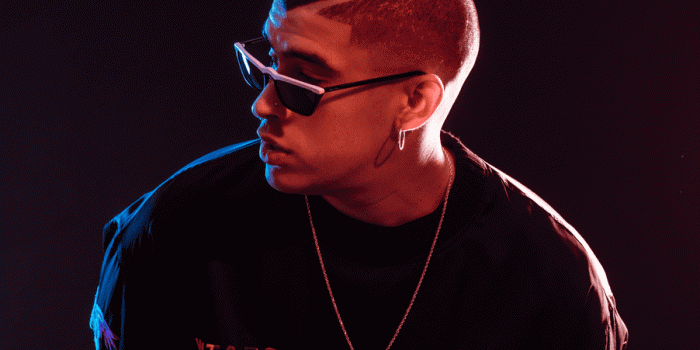 902x1000 Bad Bunny Wallpaper | WhatsPaper
