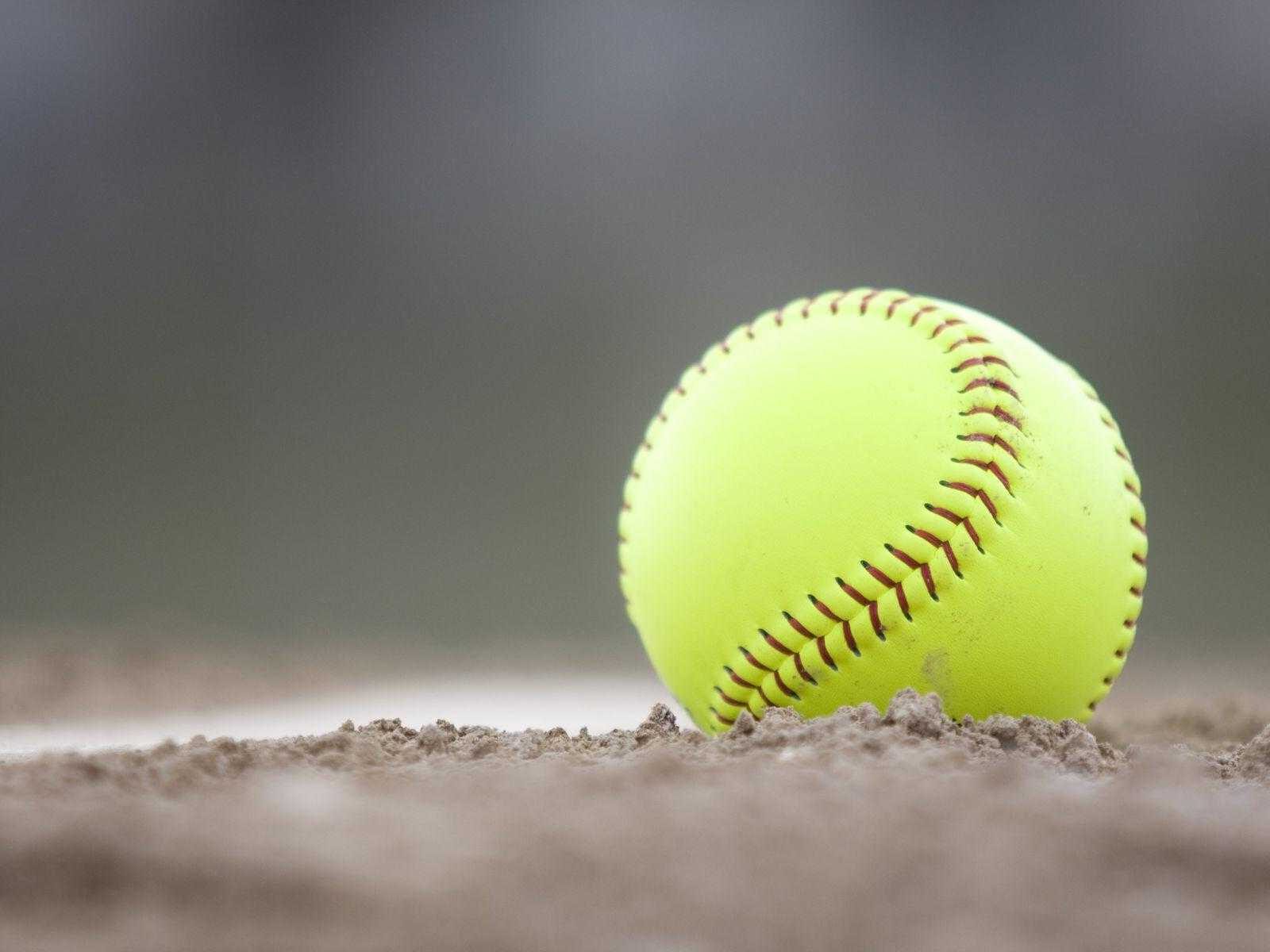 1600x1200 Softball Wallpaper - EnJpg