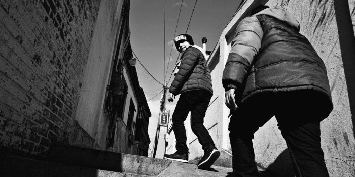 1600x1200 Streetwear Wallpaper, South Korea, Alley, Model, Black And White • Wallpaper  For You