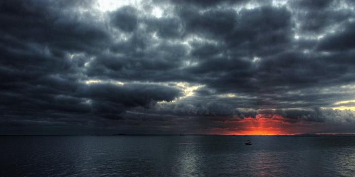 2732x2732 mc60-wallpaper-dark-sea-storm-night-ocean - Papers.co