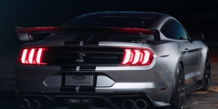 950x1689 Ford Mustang Shelby GT500 4K Ultra HD Mobile Wallpaper